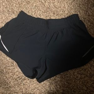 hotty hot lululemon shorts - good condition